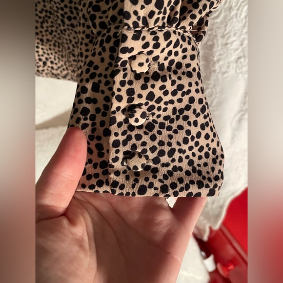 Lulu's Button Top with Animal Print Size Medium - Picture 7 of 7